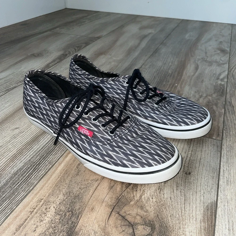 Vans Unisex-Adult Chevron‎ Print Sneakers, blkgray, M 6— W 7.5